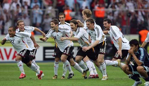 德国队战胜乌克兰成功晋级