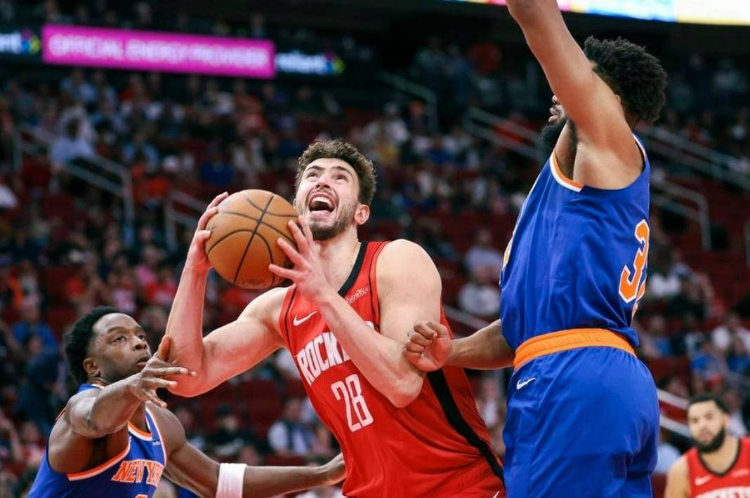 包含火箭队主帅心情低落，球队连败面临考验的词条